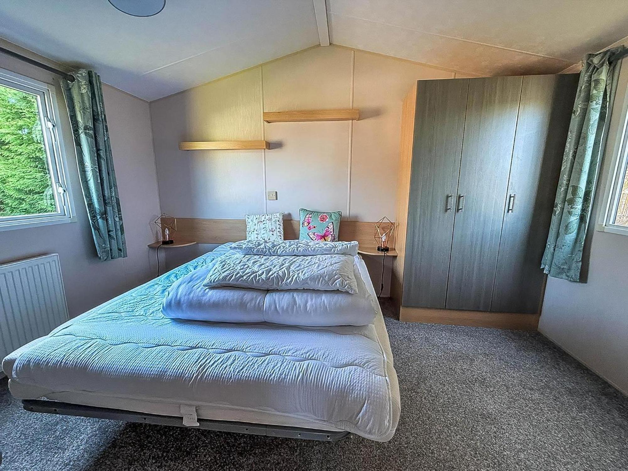 Great 6 Berth Caravan With Decking At Manor Park In Hunstanton Ref 23017B Εξωτερικό φωτογραφία